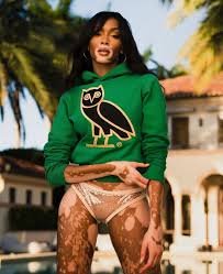 Flaunt Forever: Mastering the Art of Timeless Spring Fashion